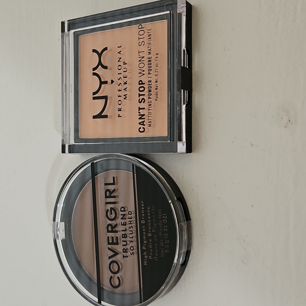 Lot (2) mattifying powder & bronzer